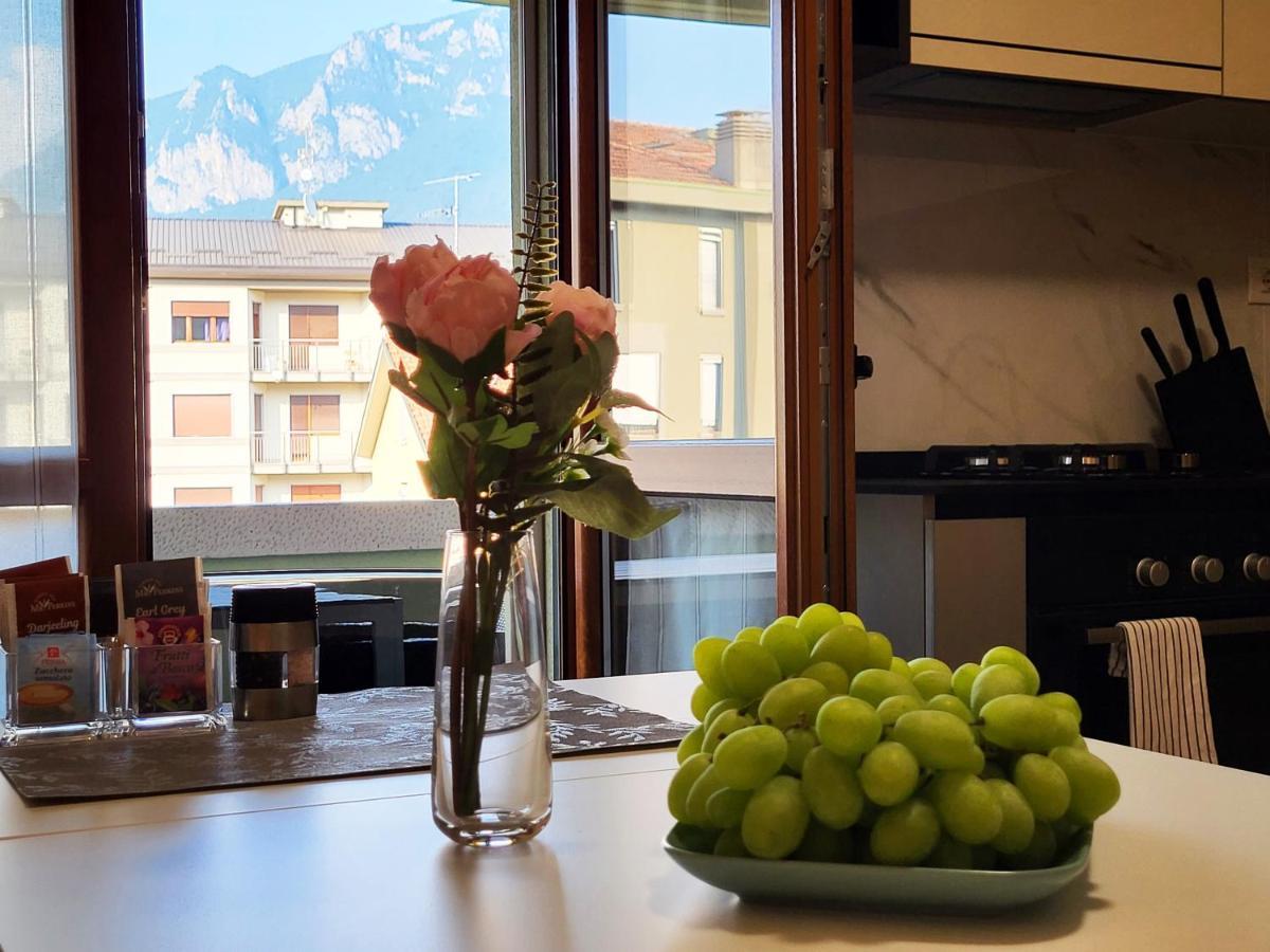 Appartamento Casa Lariana Lecco Esterno foto