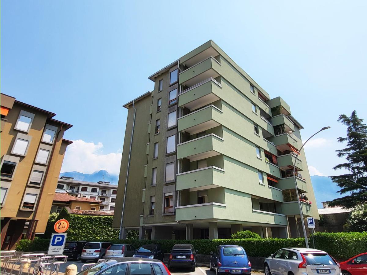 Appartamento Casa Lariana Lecco Esterno foto